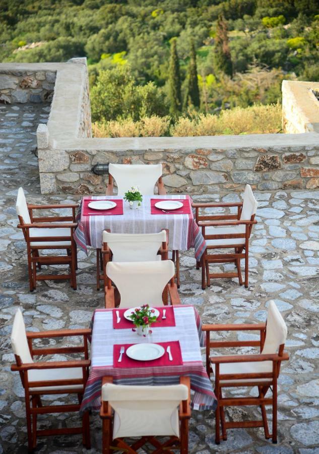 Focalion Castle Luxury Suites Pyrgos Dirou Exterior photo