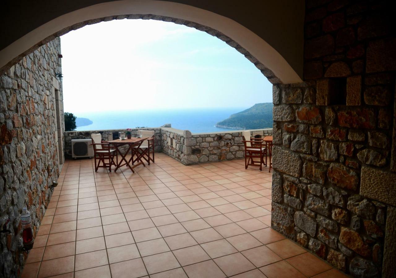 Focalion Castle Luxury Suites Pyrgos Dirou Exterior photo