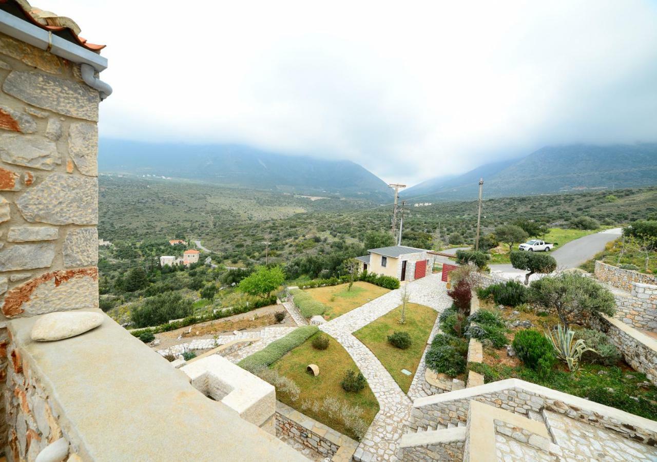 Focalion Castle Luxury Suites Pyrgos Dirou Exterior photo