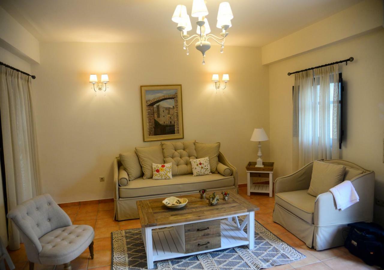 Focalion Castle Luxury Suites Pyrgos Dirou Exterior photo