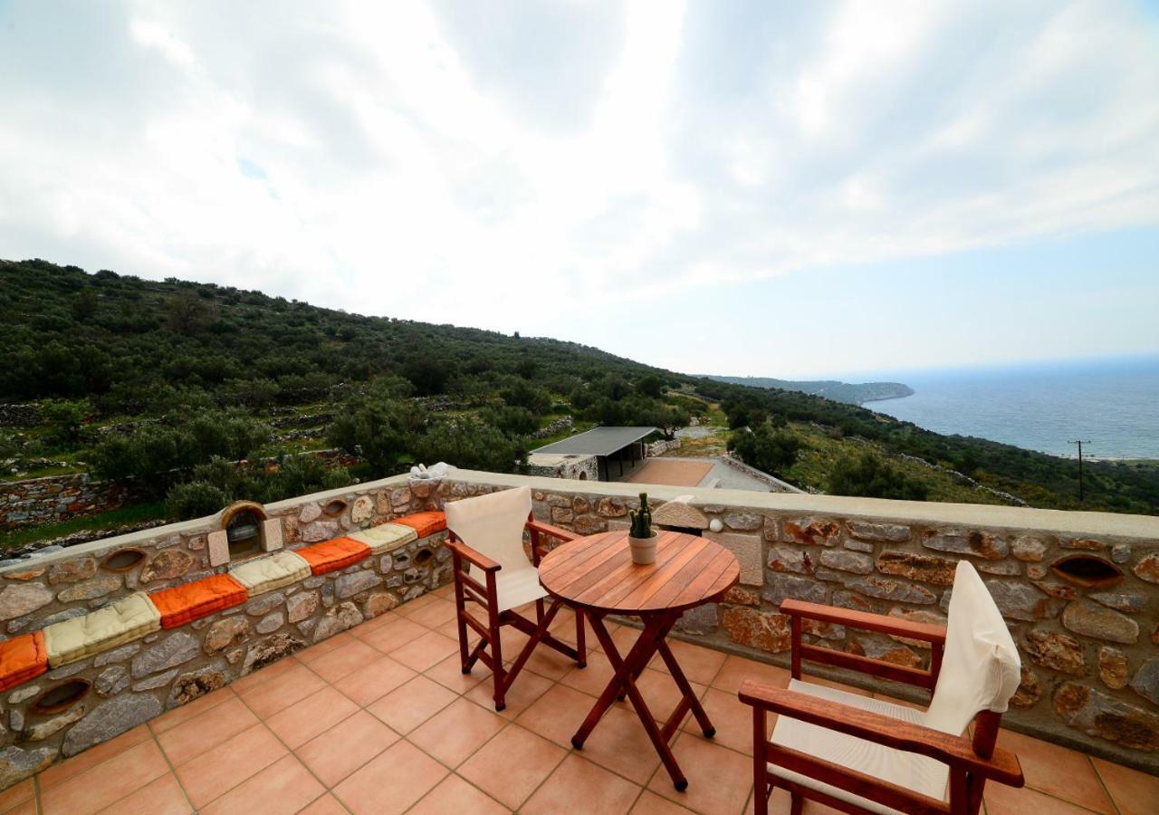 Focalion Castle Luxury Suites Pyrgos Dirou Exterior photo