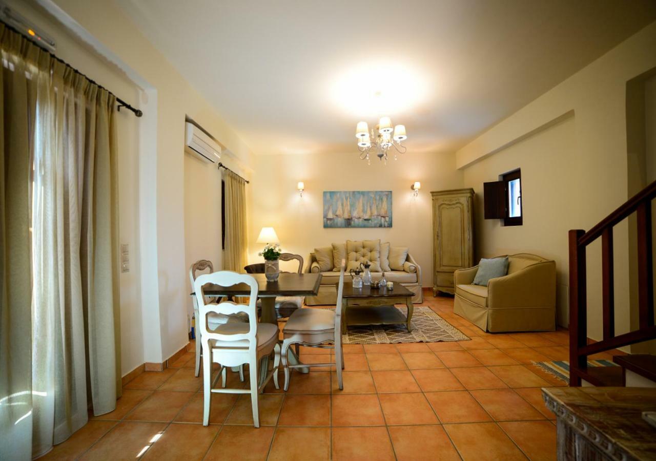 Focalion Castle Luxury Suites Pyrgos Dirou Exterior photo