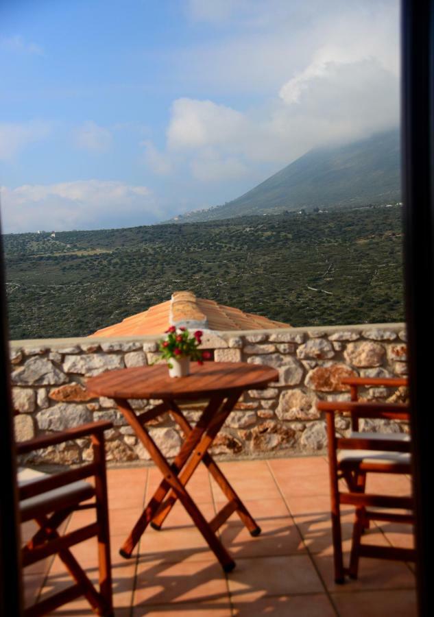 Focalion Castle Luxury Suites Pyrgos Dirou Exterior photo