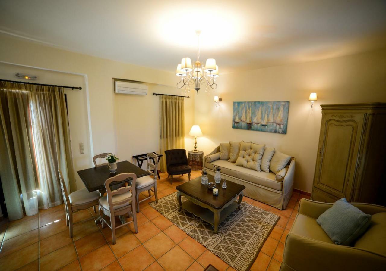 Focalion Castle Luxury Suites Pyrgos Dirou Exterior photo