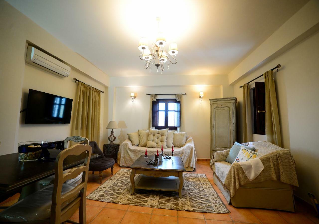 Focalion Castle Luxury Suites Pyrgos Dirou Exterior photo
