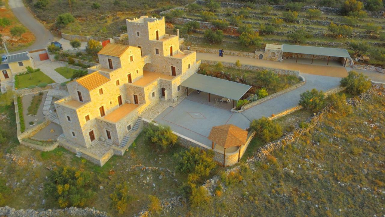 Focalion Castle Luxury Suites Pyrgos Dirou Exterior photo